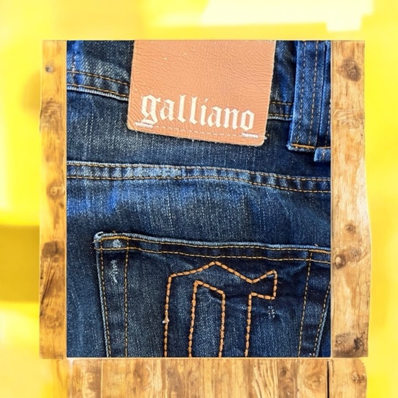 Galliano Women’s Jean Straight Leg Navy Blue Super soft Slightly distressed - Picture 10 of 16